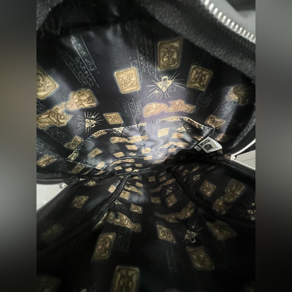 RARE!!! Yu-Gi-Oh! Blue-Eyes White Dragon 3D Black and Gray Backpack. Like New! - Picture 4 of 12